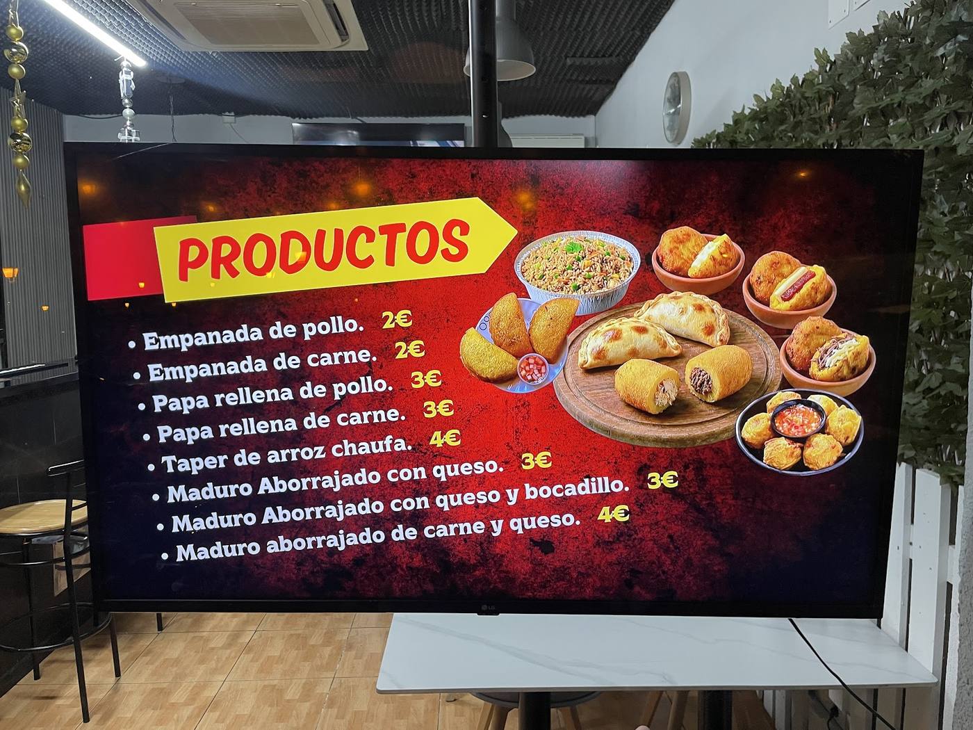 Lista de productos y precios del restaurante con empanadas y aborrajados